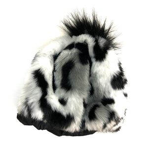 Warm and cozy faux fur winter pom pom hat